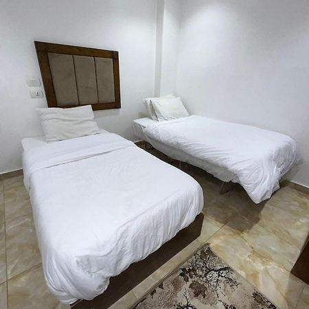 Full Pyramids View Apartment With Balcony For 8 P Kafrat al Jabal Экстерьер фото