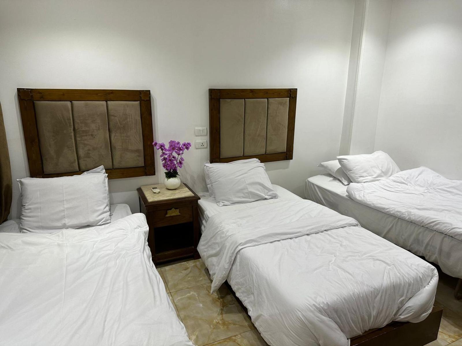 Full Pyramids View Apartment With Balcony For 8 P Kafrat al Jabal Экстерьер фото
