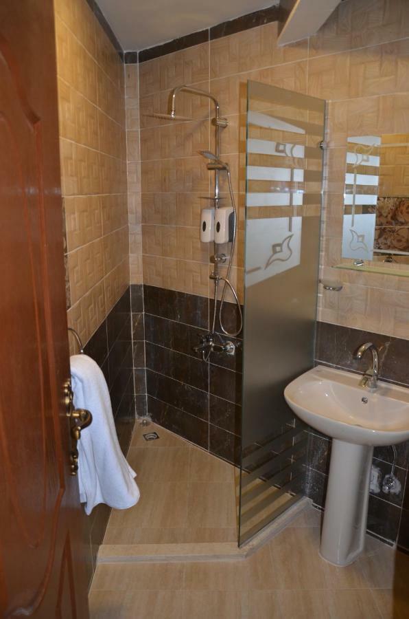 Full Pyramids View Apartment With Balcony For 8 P Kafrat al Jabal Экстерьер фото